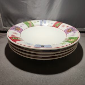 Oneida Festive Holiday Christmas 10" Dinner Plates Set Of 4